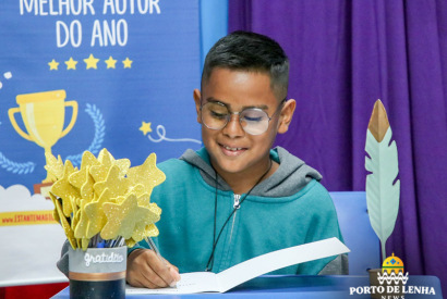 *Prefeitura de Manaus promove tarde de autgrafos dos alunos que escreveram livros em sala de aula*