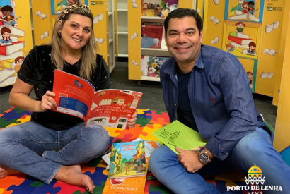 Escolas de Manaus recebem projeto com acervo de livros para atividades culturais