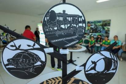 Exposio em vinil apresenta pontos tursticos da cidade de Manaus