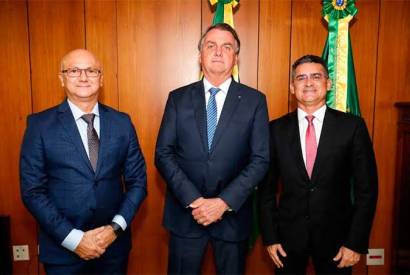 Menezes abre mo de suas diferenas com David Almeida e coloca reeleio de Bolsonaro acima delas