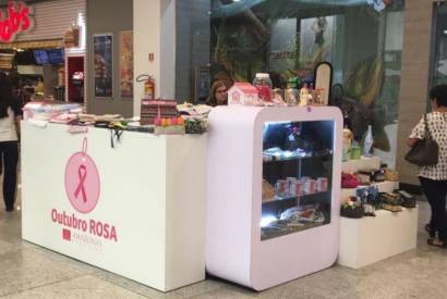 Stand Lar das Marias oferta artesanatos no Amazonas Shopping em outubro