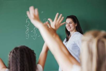 Dia do Professor: Emoo de ajudar jovens a conquistarem a aprovao no vestibular