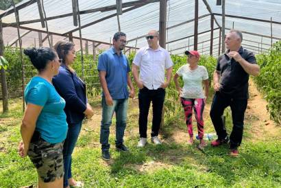 Prefeitura de Manaus visita agricultores do Projeto de Assentamento Tarum-Mirim