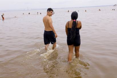 Aps exercer cidadania, eleitores buscam praia da Ponta Negra para relaxar no segundo turno