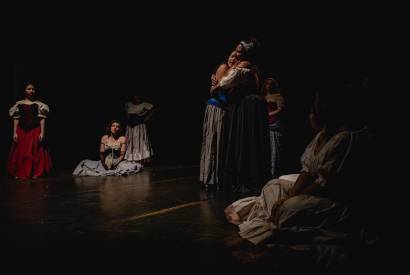 Teatro Gebes Medeiros recebe temporada do espetculo Cabar Chinelo