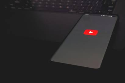 Desinformao  vista em quatro entre dez vdeos do YouTube e produtores lucram com anncios e monetizao