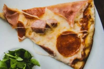 Aprenda uma receita simples e fcil de pizza de liquidificador 