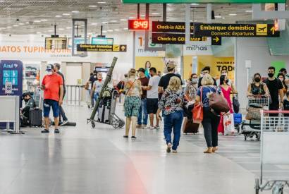 Anvisa decide que uso de mscaras volta a ser obrigatrio em aeroportos e avies no Brasil   