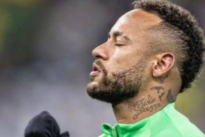 Neymar se pronuncia aps leso: Um dos momentos mais difceis da minha carreira