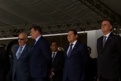 Bolsonaro vai a formatura de militares em primeiro evento pblico desde 2 turno da eleio   