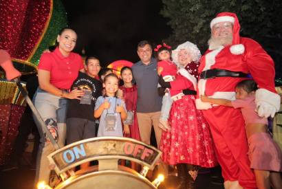 Wilson Lima d incio  programao O mundo encantado do Natal com inaugurao de rvore de 30 metros