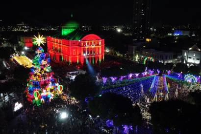 Luzes, msica e emoo: O Mundo Encantado do Natal recebeu 20 mil pessoas na noite de estreia, no Largo de So Sebastio