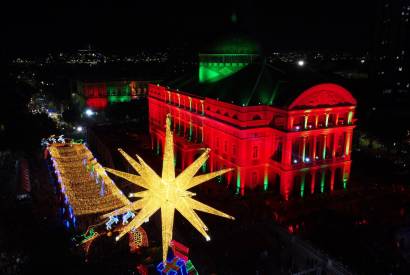 Mundo Encantado do Natal: rvore de Natal do Largo de So Sebastio inova com tecnologia e conceitos ldicos