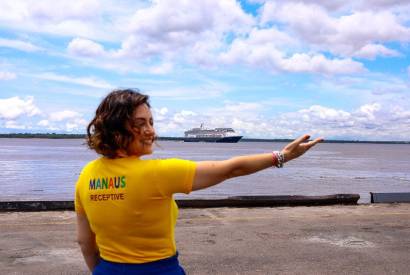  O holands M/S Volendam atraca no porto de Manaus com mais de 2 mil turistas 