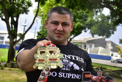 Atleta amazonense  medalha de ouro no Campeonato Brasileiro de Powerlifting, no Paran