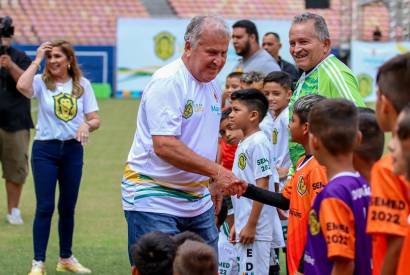 Craques do passado e do futuro brilham na final da Copa Zico em Manaus   