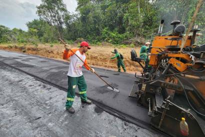 Pavimentao avana no ramal Sulivan Portela, em Rio Preto da Eva