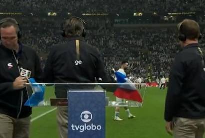 Galvo Bueno larga transmisso e tieta Messi na final da Copa