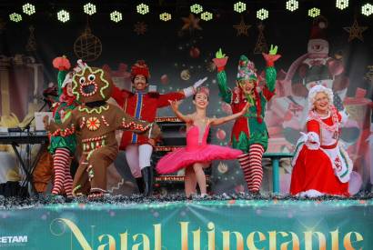 Mais uma instituio social de Manaus recebe O Mundo Encantado do Natal 