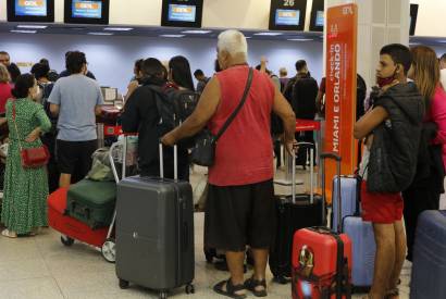 Saiba quais os direitos dos passageiros em atrasos de voos