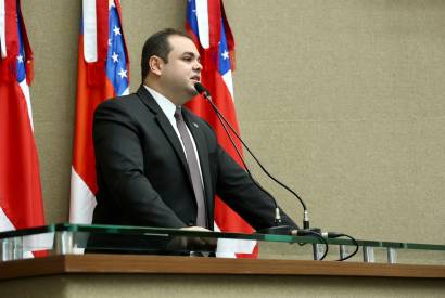 De autoria de Roberto Cidade, Aleam institui Medalha de Mrito Hamilton Cidade, para homenagear servidores aposentados