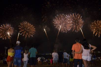 Corpo de Bombeiros realiza vistoria tcnica nos fogos de artifcio na praia da Ponta Negra