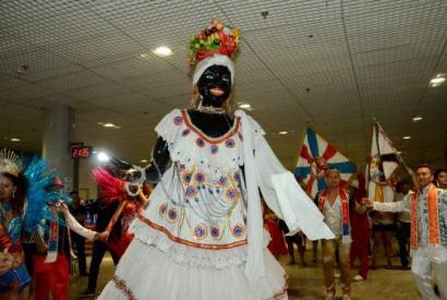 David Reis fala sobre a chegada da boneca Kamlia em Manaus para a Abertura Oficial do Carnaval 