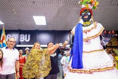 Boneca da Kamlia abre oficialmente o Carnaval 2023 de Manaus