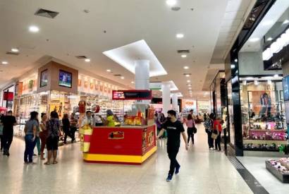 Em Manaus, shoppings oferecem descontos de at 60% nas liquidaes de janeiro