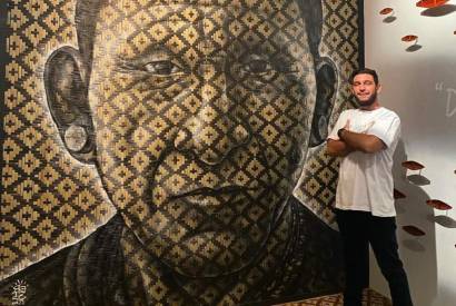 Esteira indgena grafitada por Raiz Campos ganha espao em exposio em centro de artesanato no Rio de Janeiro