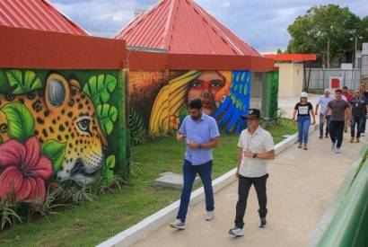 Prefeito David Almeida vistoria andamento das obras do Local Casa de Praia