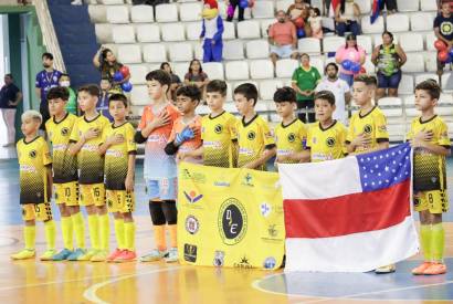 Na Arena Amadeu Teixeira, Craques do Futuro levantam taa de campeo no Sub-11 de futsal