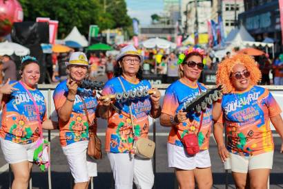 Bandas do Boulevard e da Bhaixa da Hgua agitaram carnaval de rua neste domingo