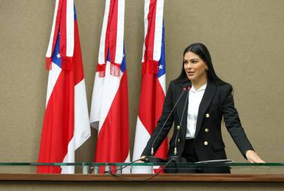 Deputada Mayra Dias solicita Delegacia da Mulher para Parintins e delegada para Maus