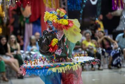 Concursos de Fantasias Adulto e de Mscaras marcam Domingo de Carnaval em Manaus