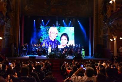 Amaznia recebe primeiro prmio Nobel de sustentabilidade em solenidade no Teatro Amazonas