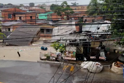 Governo do Amazonas avisa qeu famlias afetadas pela chuva sero acompanhadas por equipes sociais