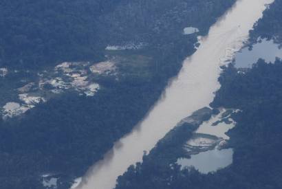 Aeronave  destruda aps fechamento do espao areo em terra Yanomami