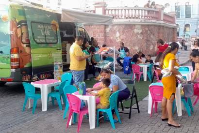 Mania de Ler: Projeto Biblioteca Volante retorna ao Largo de So Sebastio neste domingo