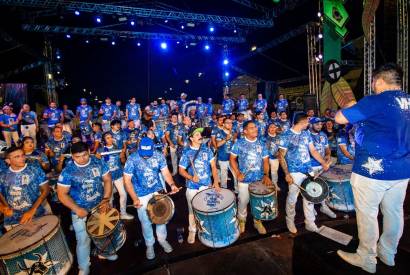 Noite da Marujada de Guerra agita nao Caprichoso no feriado, em Manaus