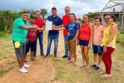 Deputado Cristiano DAngelo visita comunidade Cai Ngua na zona rural de Manaquiri