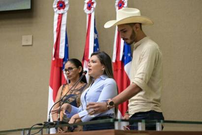 Em Cesso de Tempo proposta por Joana Darc, Agenor Tupinamb defende a permanncia da capivara Fil