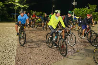 Prefeito assina ordem de servio para construo de ciclovia na Ponta Negra