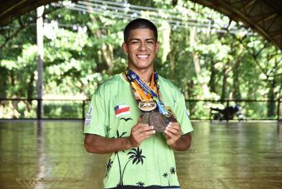 Matheus Martins destaque no beach wrestling, conquista medalha de bronze em competio nacional