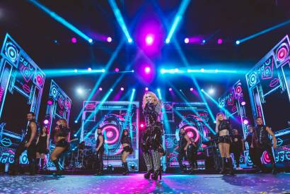 Joelma: fenmeno paraense faz show no Sambdromo e recebe ttulo de cidad do Amazonas