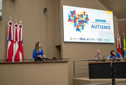 Joana Darc quer instalar o Disque Autismo para a segurana de pessoas com TEA no AM