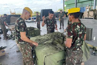 Comando Conjunto gata Fronteira Norte estabelece recorde de lanamento de cargas na TIY