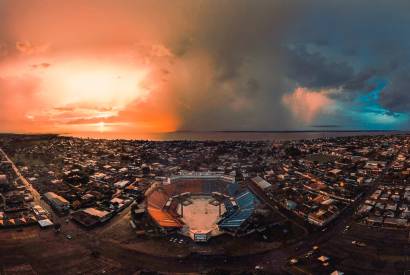 Trs lugares para tirar foto no pr do sol em Parintins 