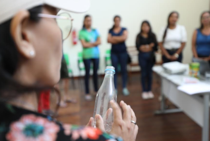 Universitrios so capacitados para atuar como voluntrios no Recicla, Galera