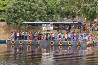 Governo do Amazonas entrega terminal flutuante a comunidade indgena de Amatur